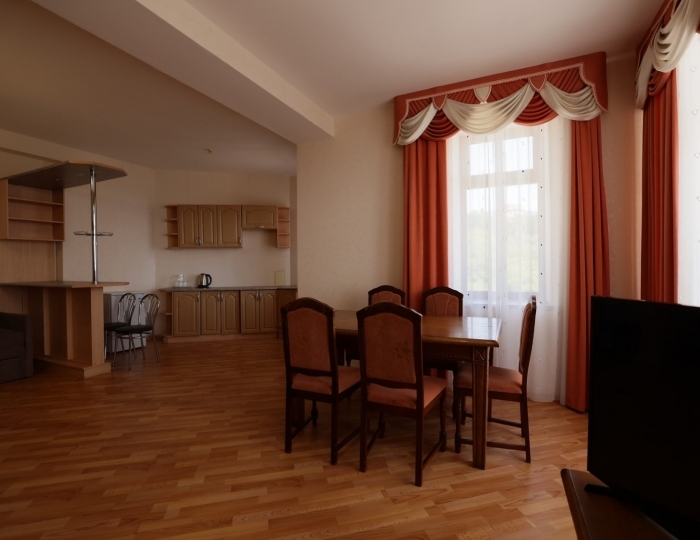 Джуниор сюит 2-местный 3-комнатный корпус 5 - Санаторий «Белоруссия» Ялта Кореиз