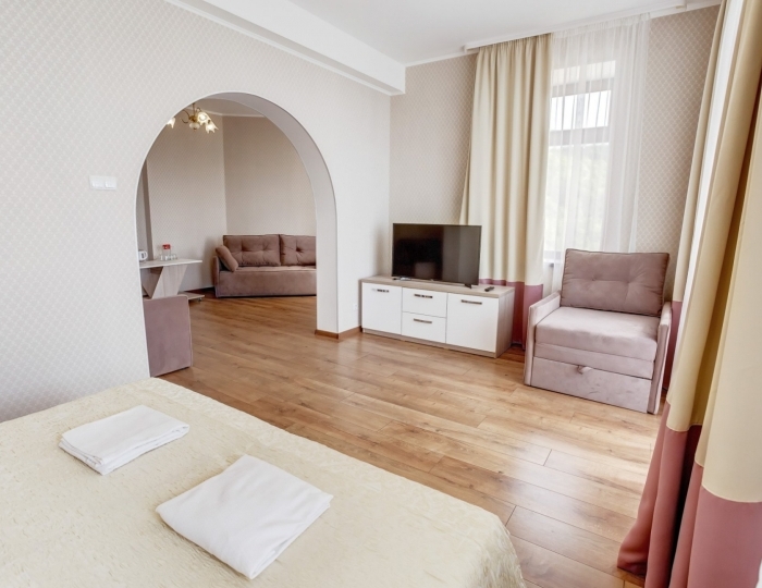 Люкс 2-местный 2-комнатный корпус 5 - Санаторий «Белоруссия» Ялта Кореиз