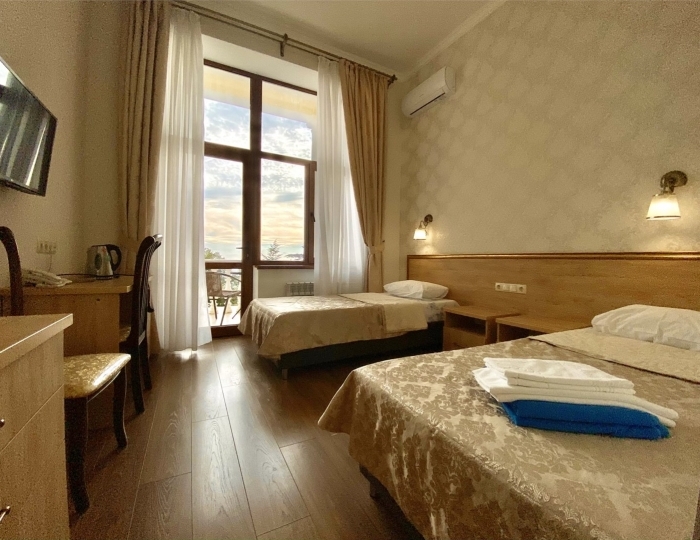 Стандарт 2-местный 1-комнатный с балконом корпус 1 - Санаторий «Белоруссия» Ялта Кореиз