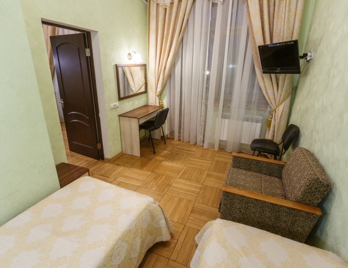 Стандарт 2-местный 1-комнатный (с балконом) "Горы" корпус 4 - Санаторий «Белоруссия» Ялта Кореиз