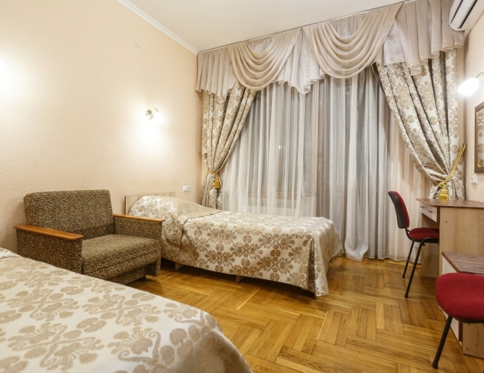 Стандарт 2-местный 1-комнатный (с балконом) "Горы" корпус 4 - Санаторий «Белоруссия» Ялта Кореиз