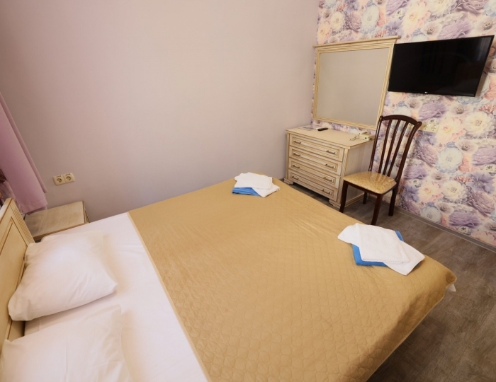 Стандарт 2-местный 2-комнатный (без балкона) корпус 1 - Санаторий «Белоруссия» Ялта Кореиз